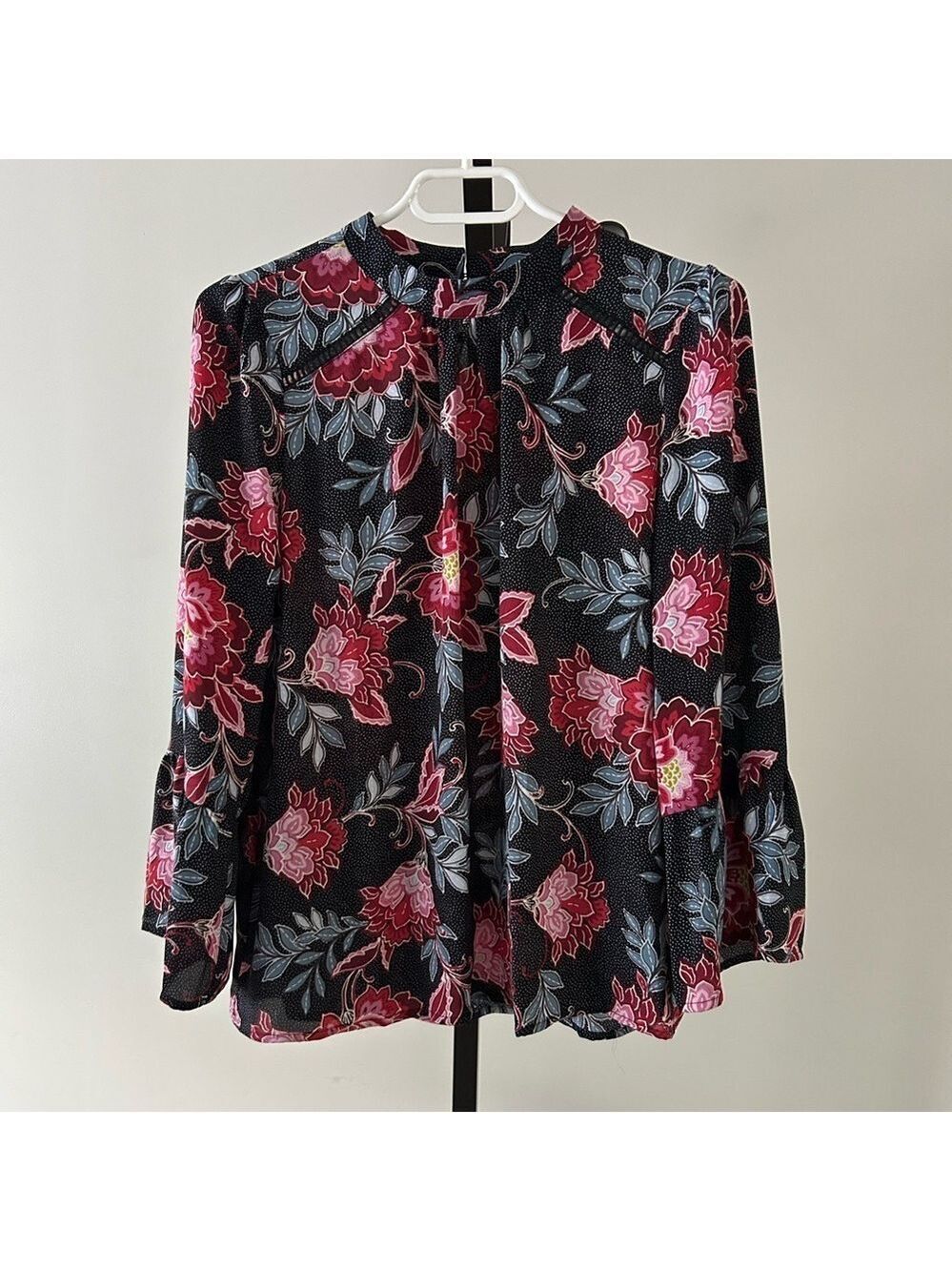 Loft Floral Black and Pink Women's Top, Size XSmall.